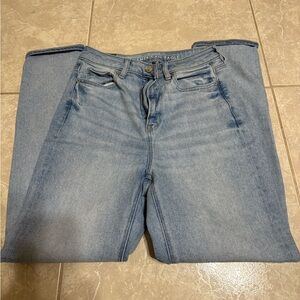 America Eagle Stretch Mom Jean